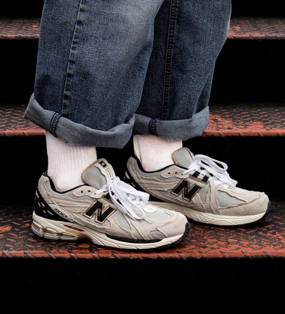 NEW BALANCE 1906R